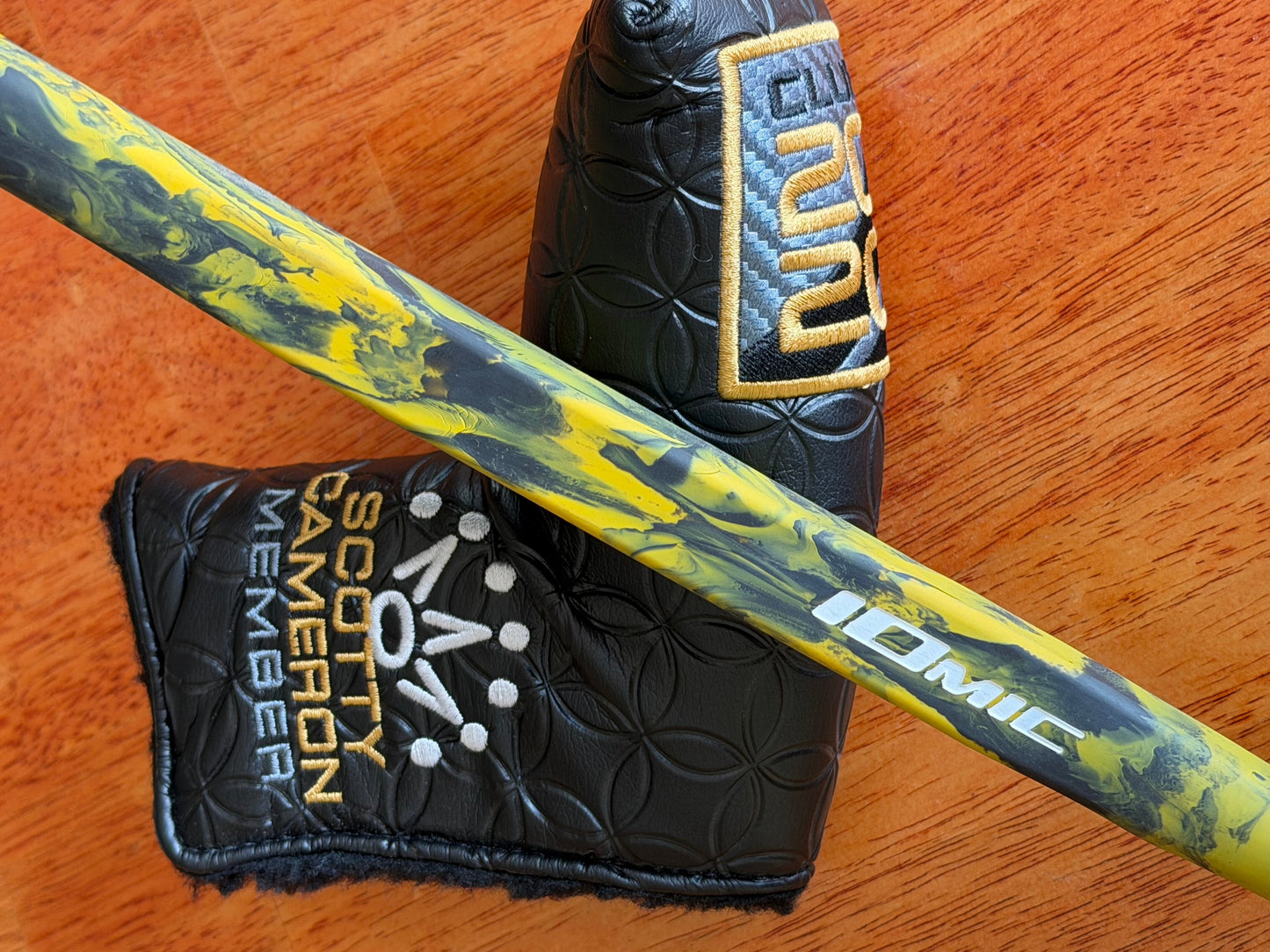 Studio Select Scotty Cameron Newport 2 - black/yellow custom 35”