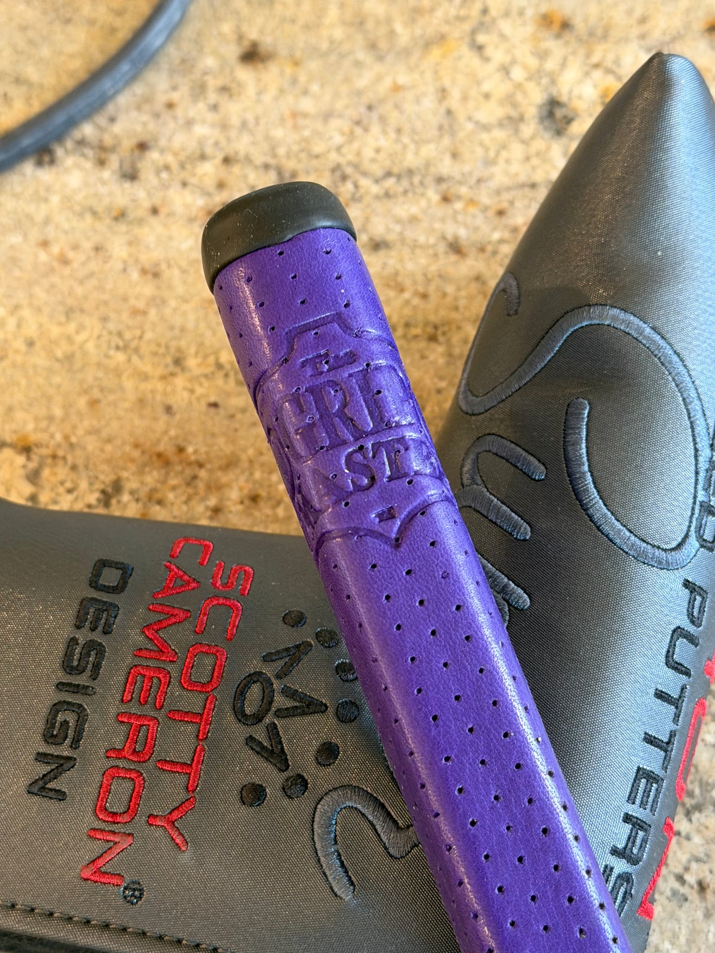 New super select Newport 2.5 blackout / 2x purple 34”