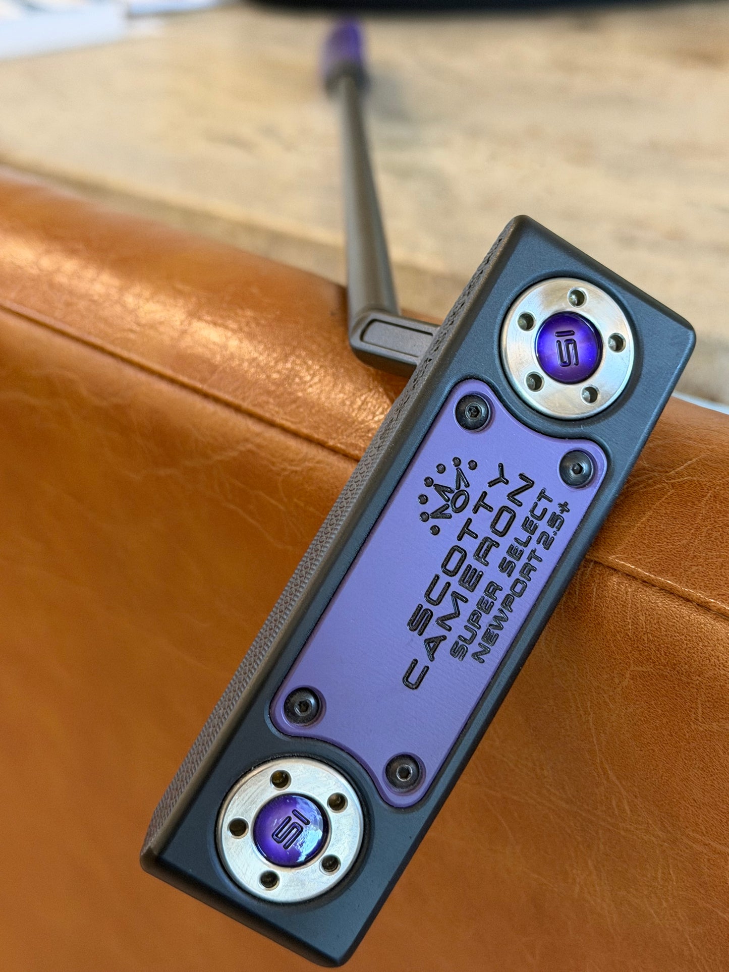 New super select Newport 2.5 blackout / 2x purple 34”