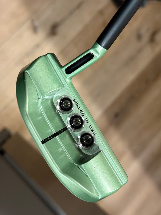 Anodized Green fastback 1.5 (mint) w/ kangaroo + black shaft