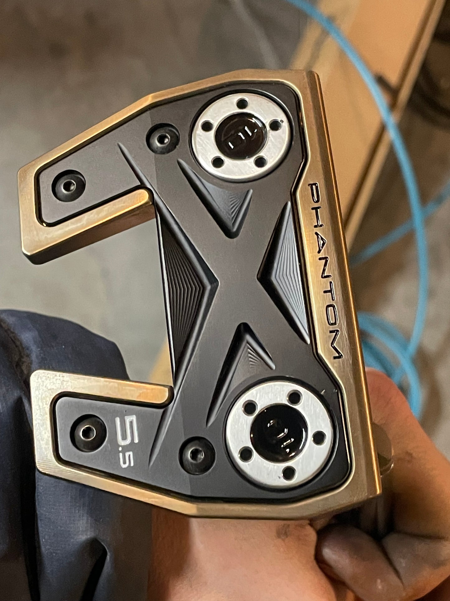 Deep Chromatic Bronze Phantom x5.5 + gloss black fill @35” NEW