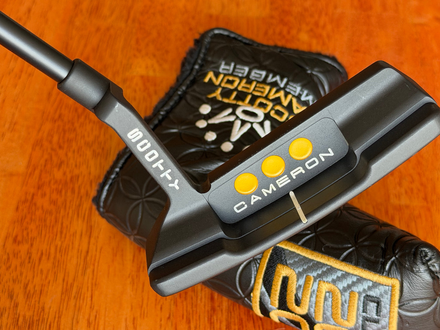 Studio Select Scotty Cameron Newport 2 - black/yellow custom 35”