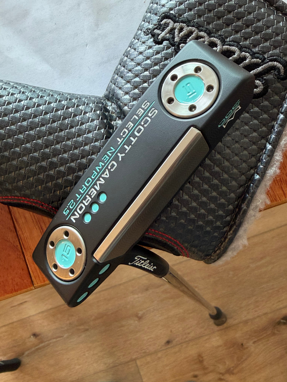 1/500 Scotty Cameron Newport 2.5 Tiffany 2-tone with custom shop shaft/matador 34.5”