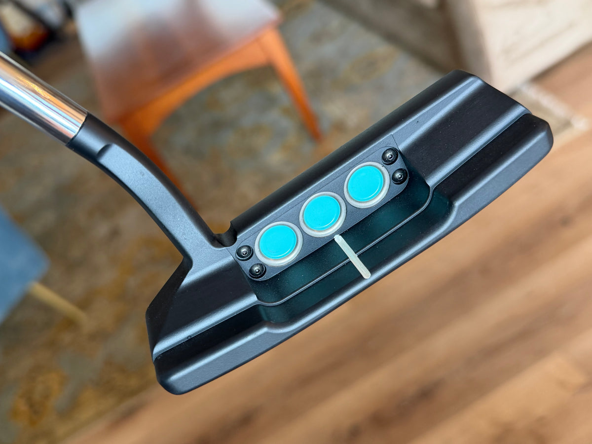 1/500 Scotty Cameron Newport 2.5 Tiffany 2-tone with custom shop shaft/matador 34.5”