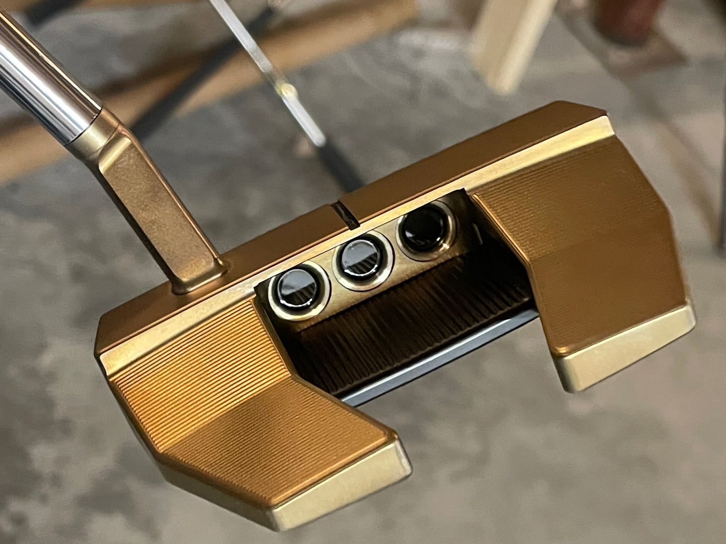 Deep Chromatic Bronze Phantom x5.5 + gloss black fill @35” NEW