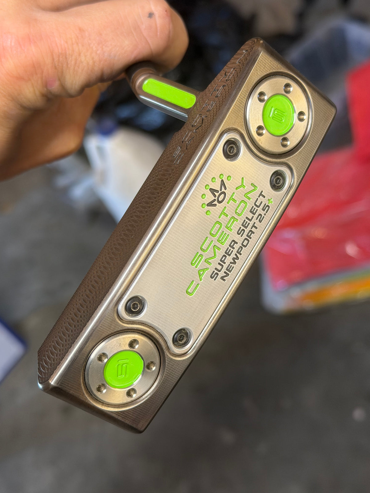 (New) Scotty Cameron Patina super select Newport 2.5 custom lime / leather 34.5”