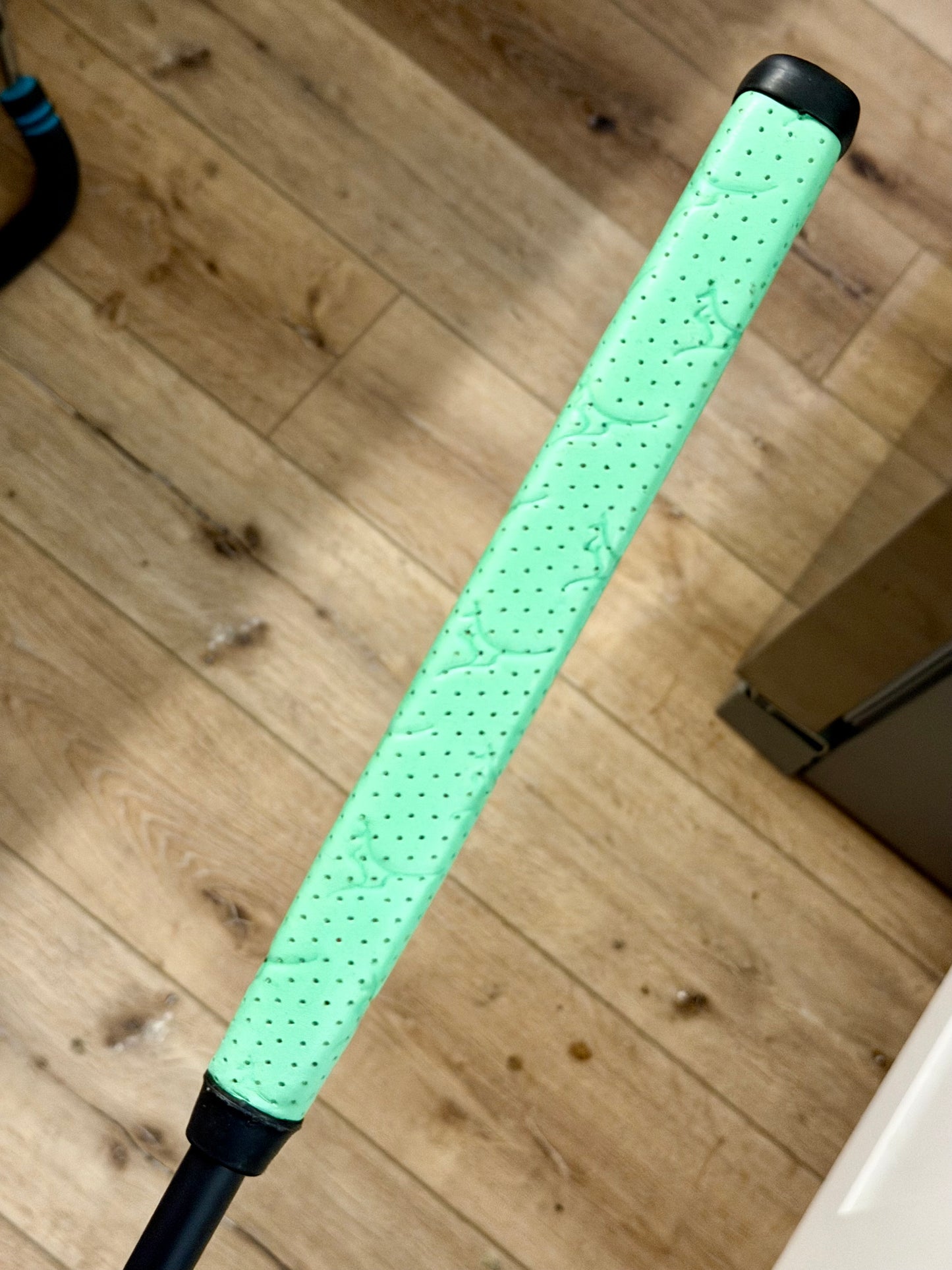 Anodized Green fastback 1.5 (mint) w/ kangaroo + black shaft