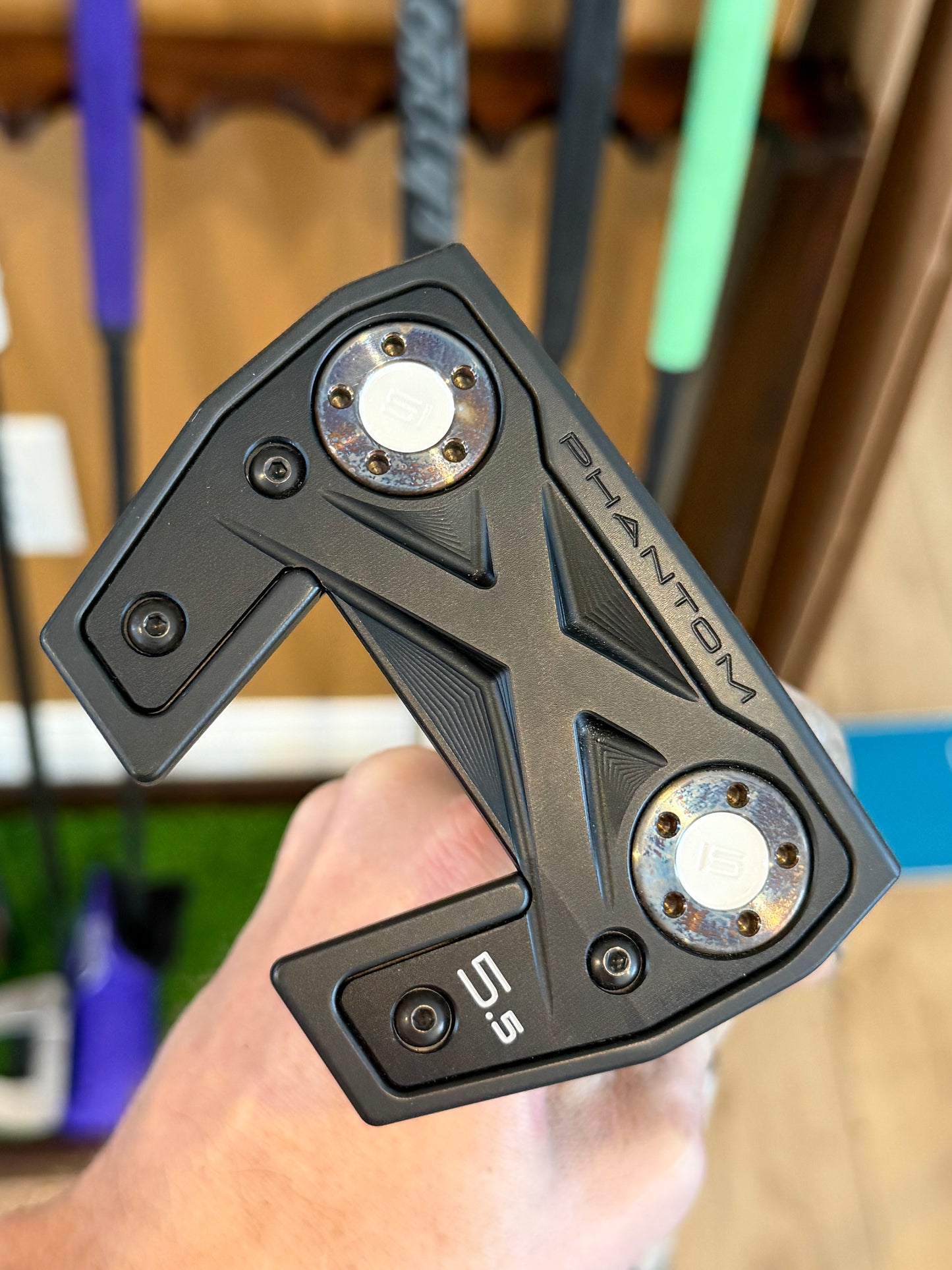 phantom x5.5 blackout 34”