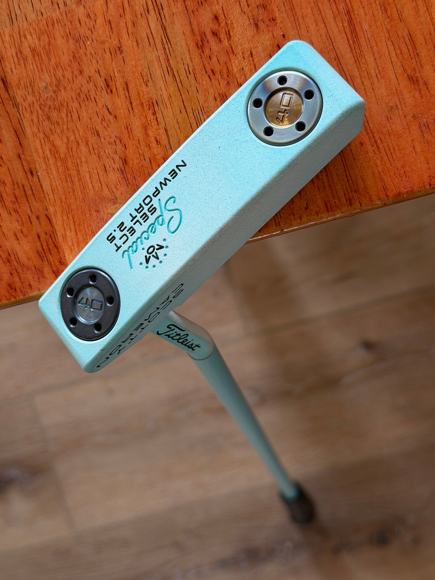 New special select Newport 2.5 Tiffany blue splash / color matched shaft 34”