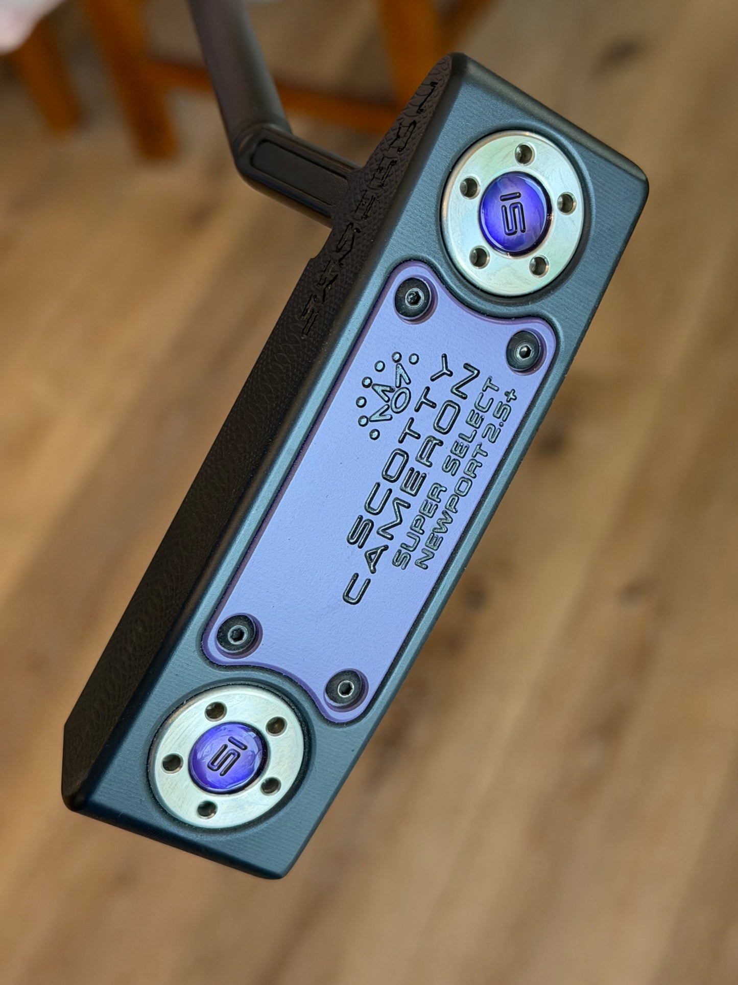 New super select Newport 2.5 blackout / 2x purple 34”