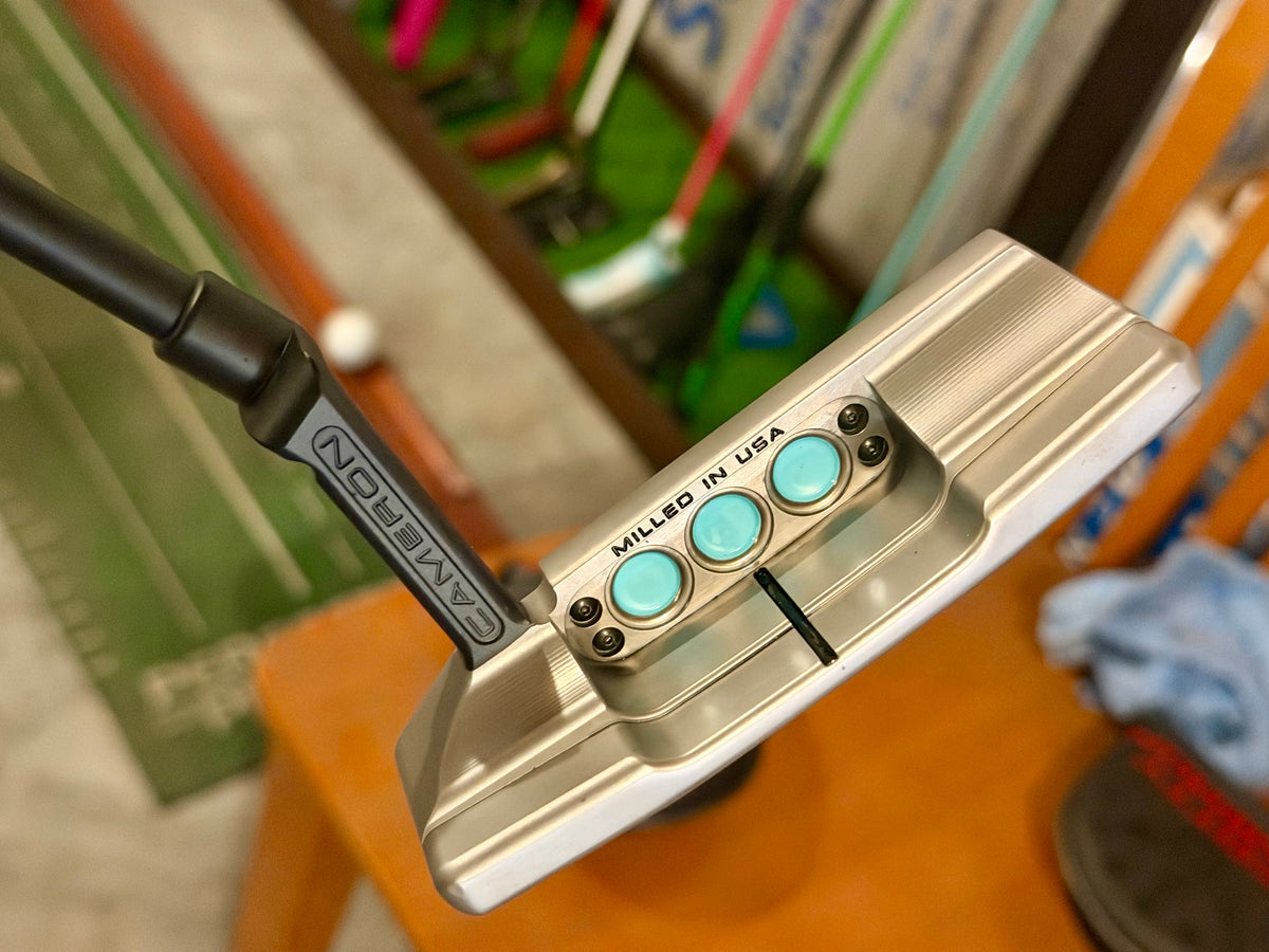 KBS GPS Carbon  - Scotty Cameron - Studio Style Newport 2+ Satin 2-tone 34"