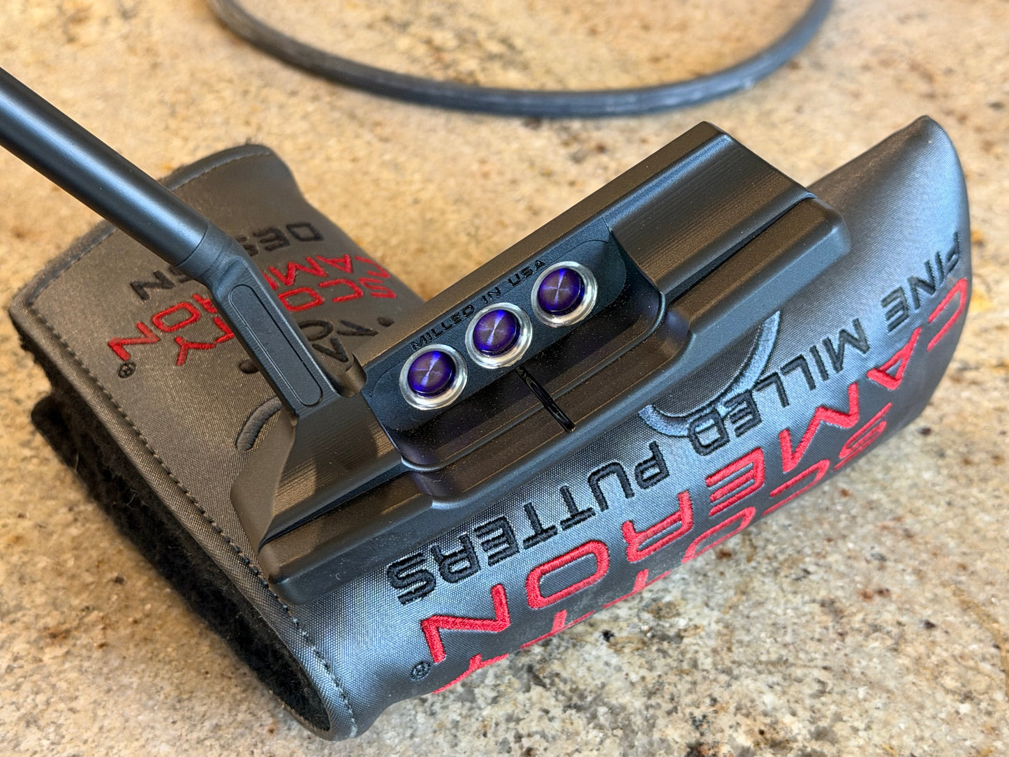 New super select Newport 2.5 blackout / 2x purple 34”