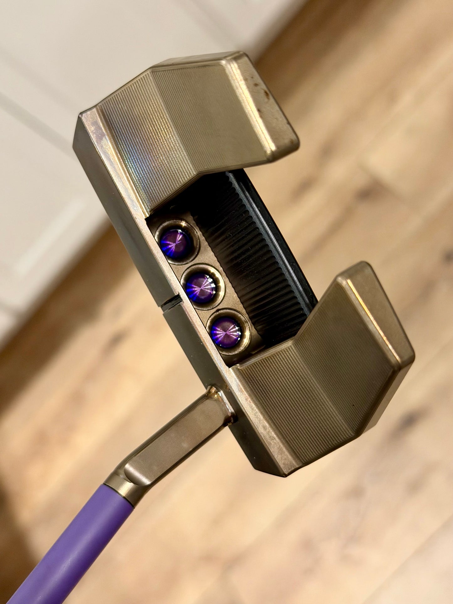 Oilcan phantom x 5.5 candy purple neon 35”