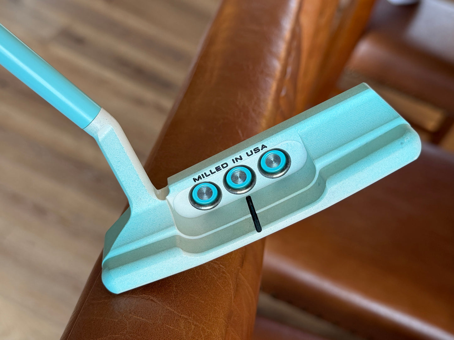 New special select Newport 2.5 Tiffany blue splash / color matched shaft 34”