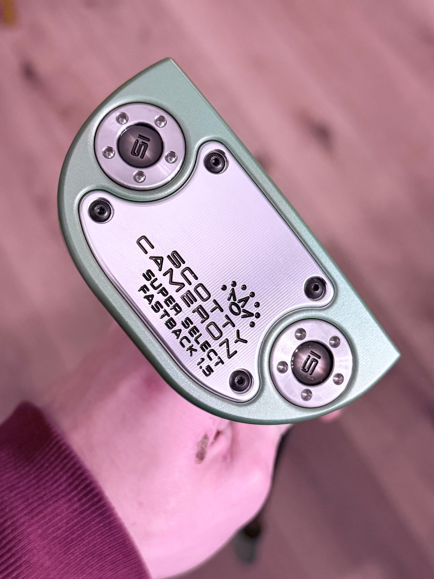 Anodized Green fastback 1.5 (mint) w/ kangaroo + black shaft