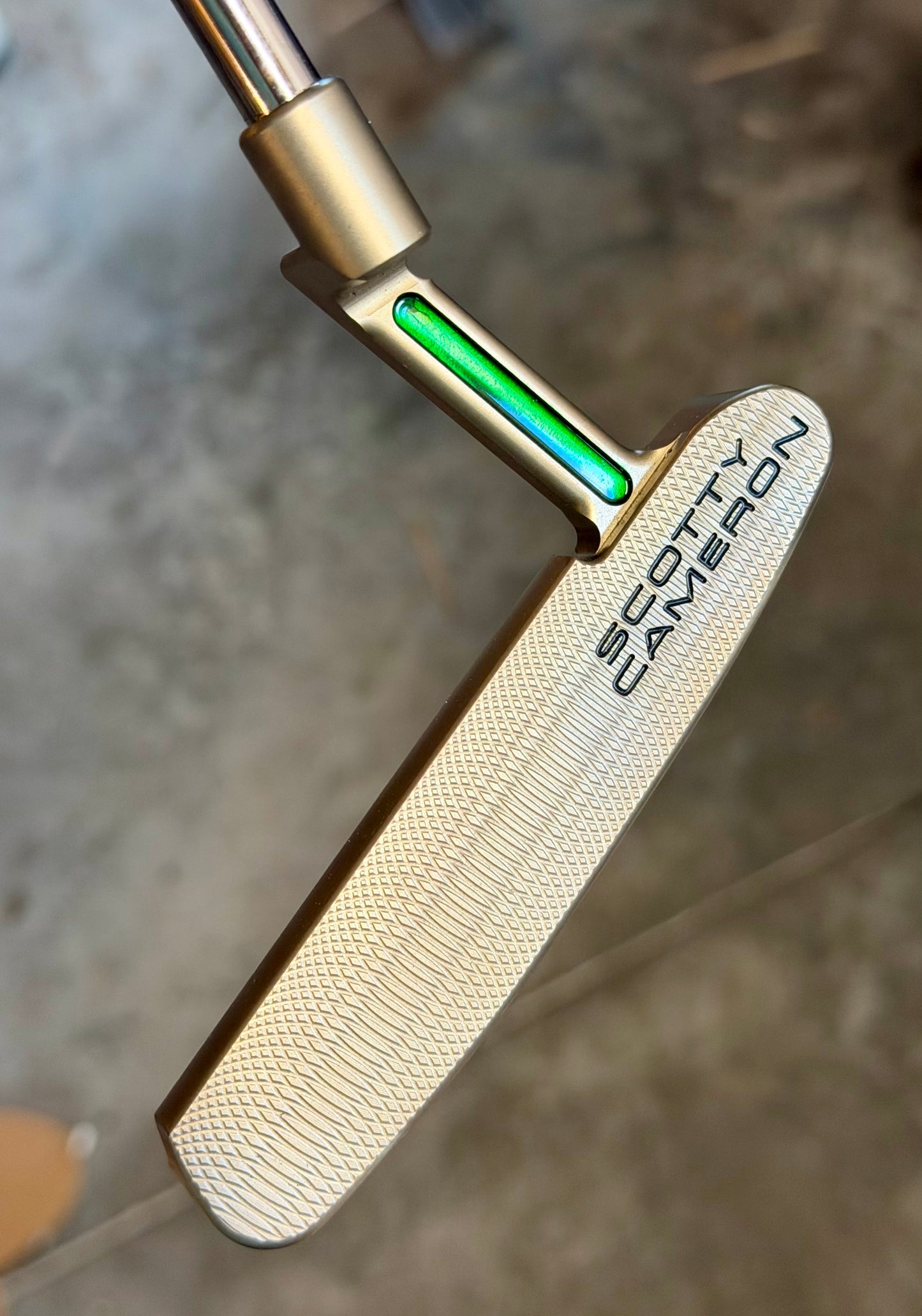 New super select Newport - Oil Can with candy green 35”