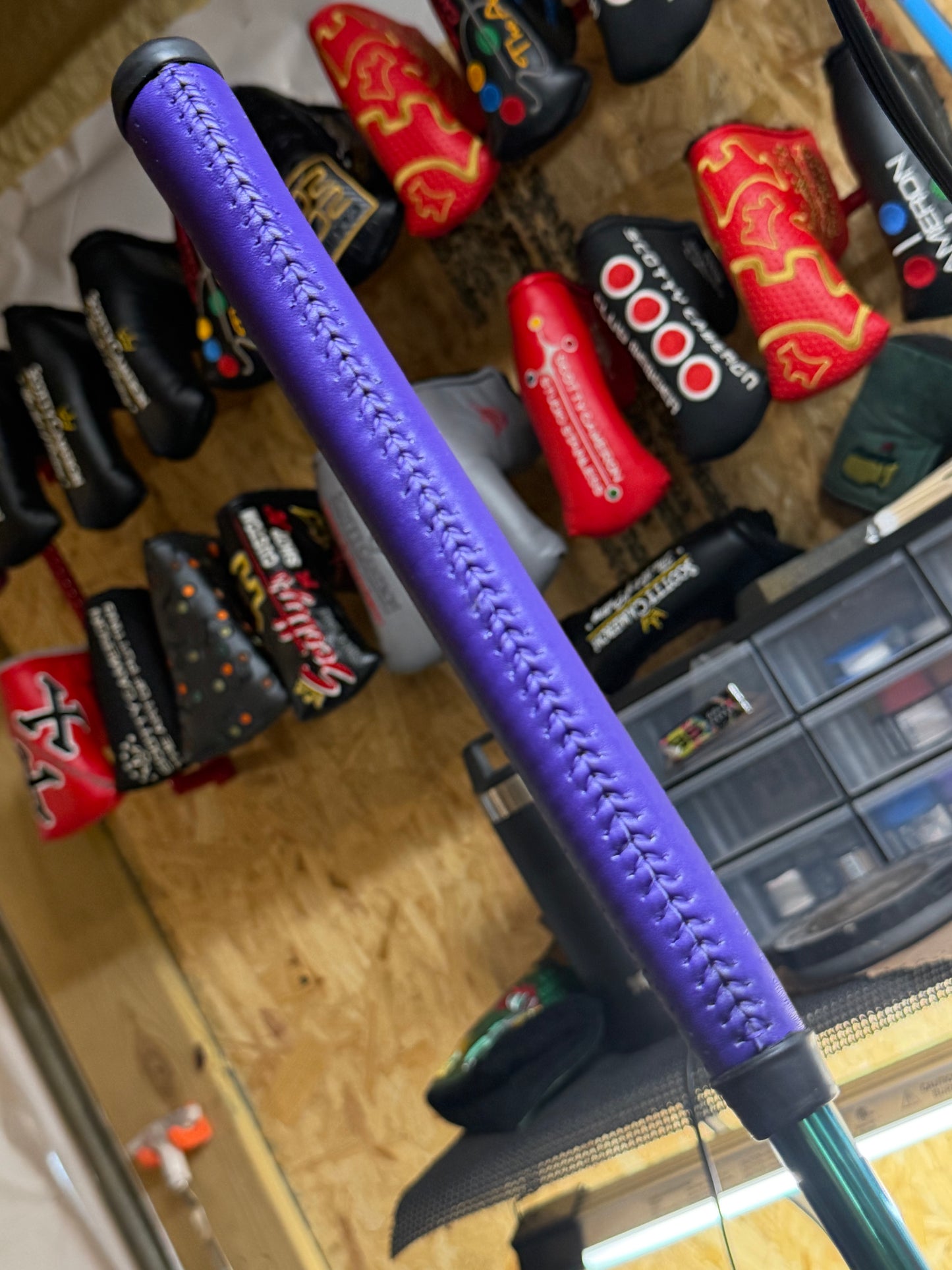 Scotty Cameron 2026 Phantom 5.2 candy purple + rainbow KBS + leather 34”