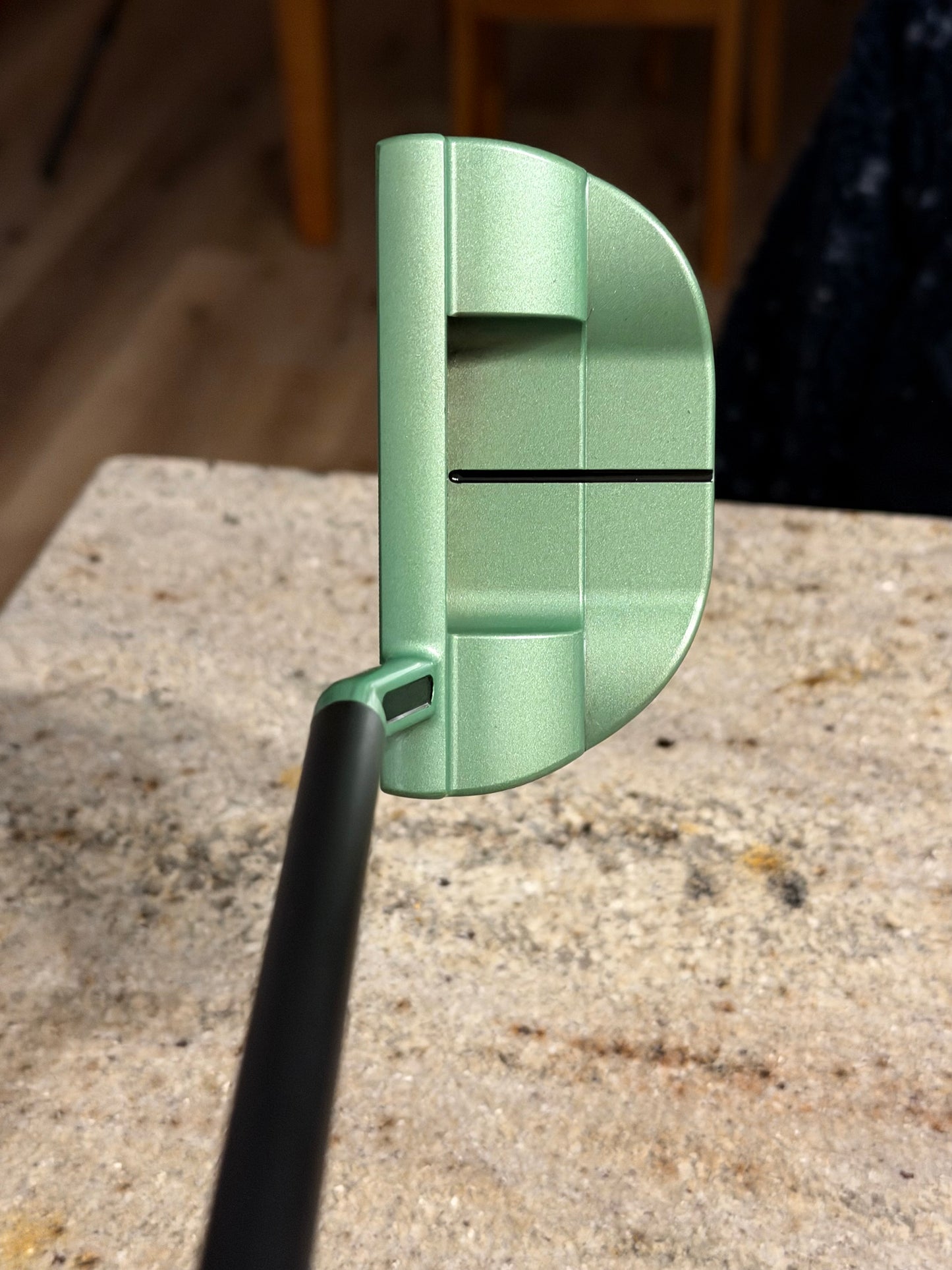 Anodized Green fastback 1.5 (mint) w/ kangaroo + black shaft