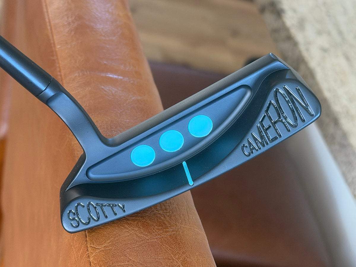 Scotty Cameron Select Laguna 1.5 - black/tiff 34.5” Holly Days