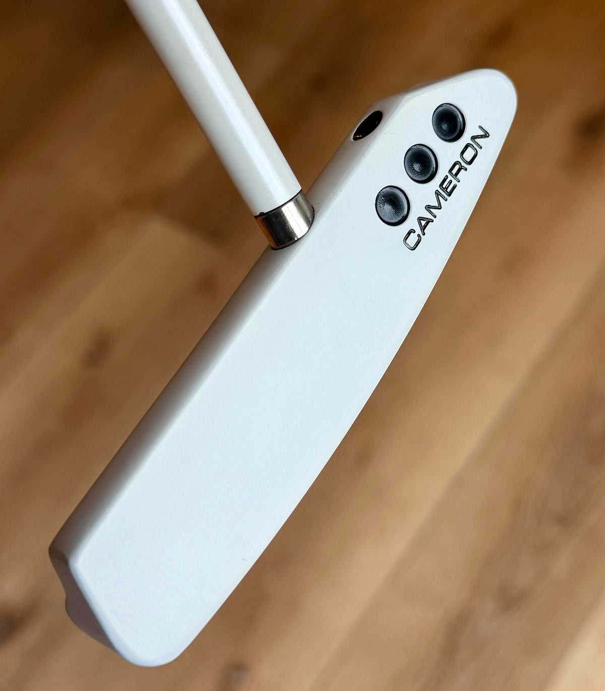 Scotty Cameron Newport 2.6 Center Shaft - white/white + leather 34”