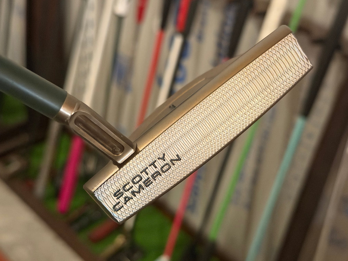 Gorgeous LEFTY Scotty Cameron GoLo 6.5 oil can Candy green + leather 34”