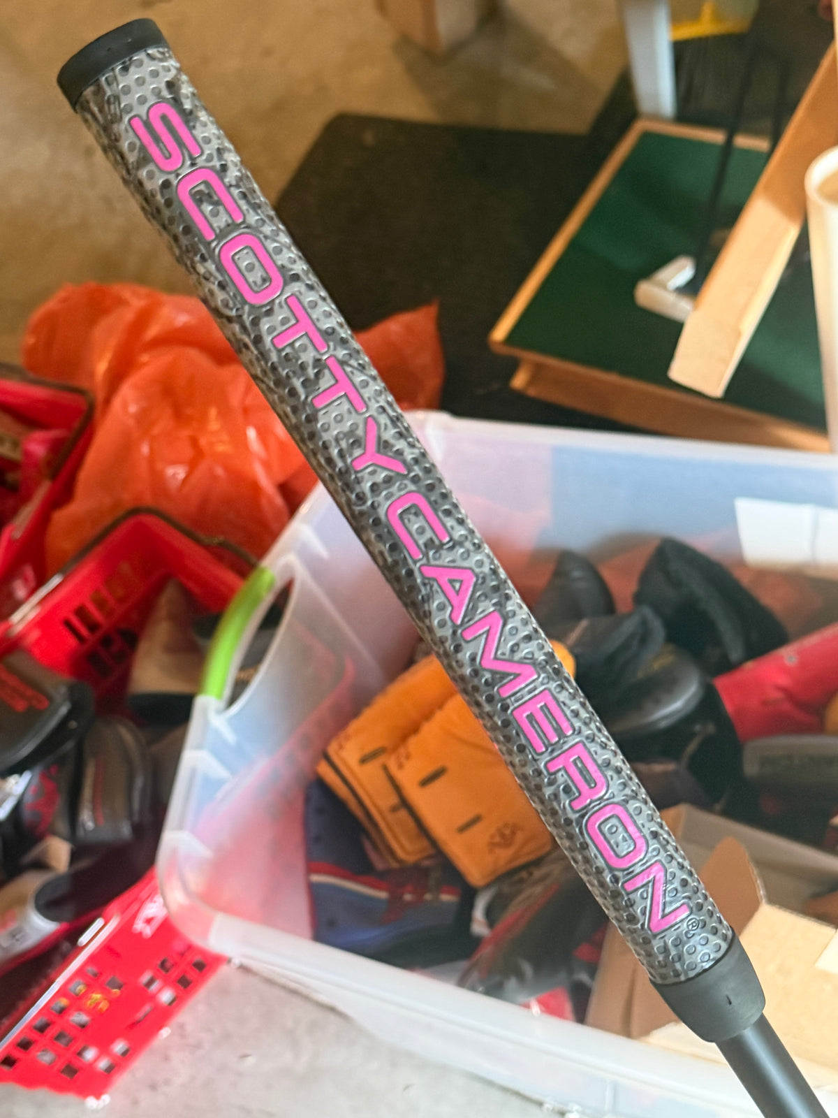 Scotty Cameron White / Candy Pink Phantom x5 x 5 psychedelic matador 35”