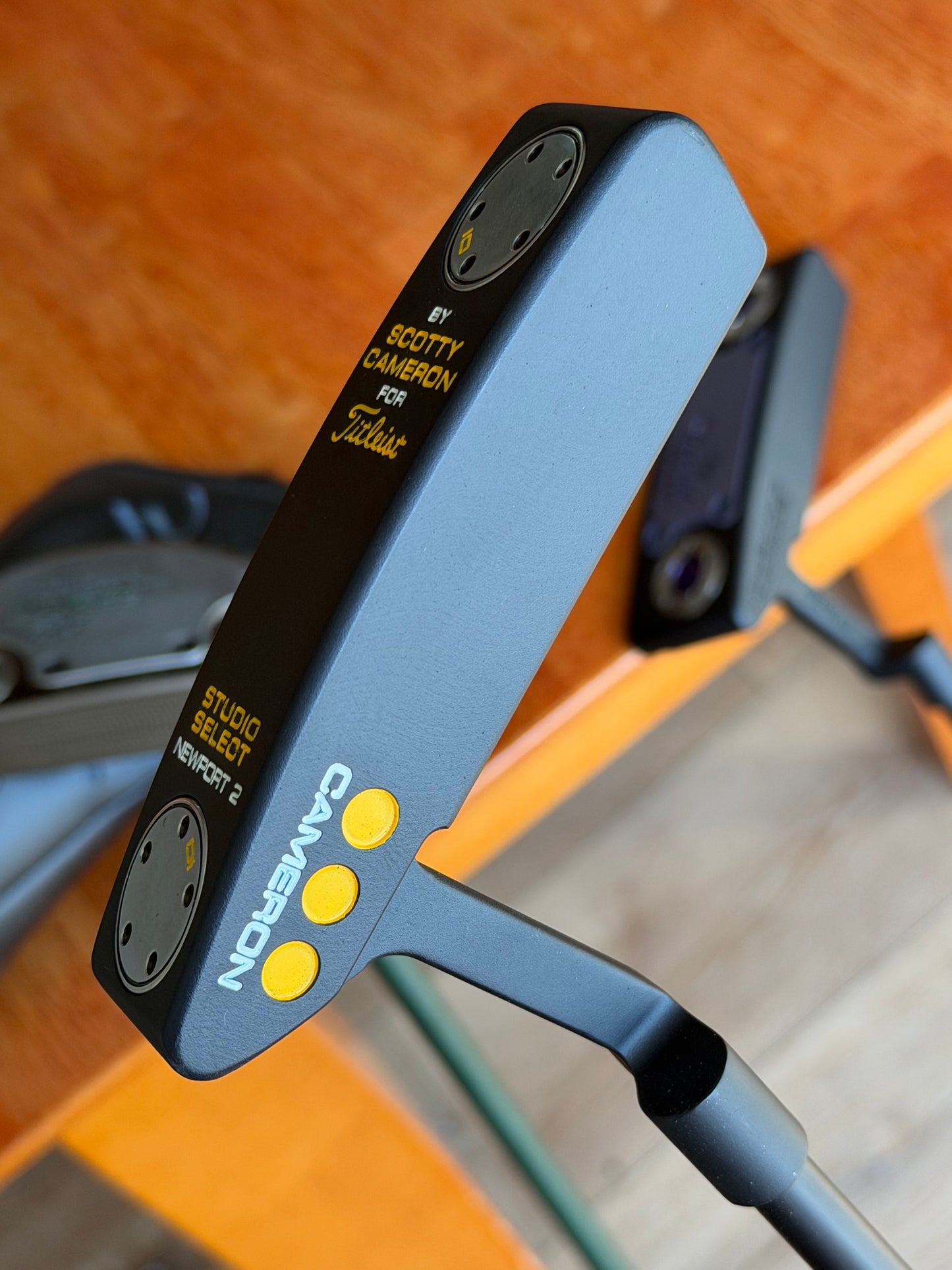 Studio Select Scotty Cameron Newport 2 - black/yellow custom 35”