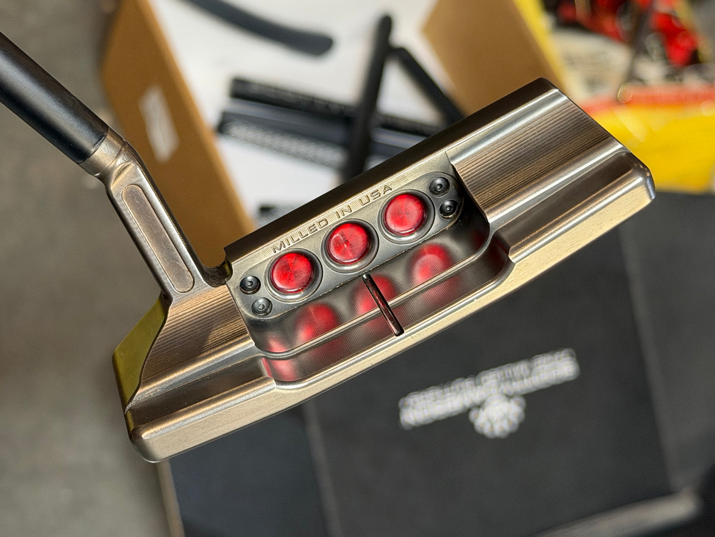 New Scotty Cameron studio style 2.5 + gunmetal / Accra Tour Z 34”