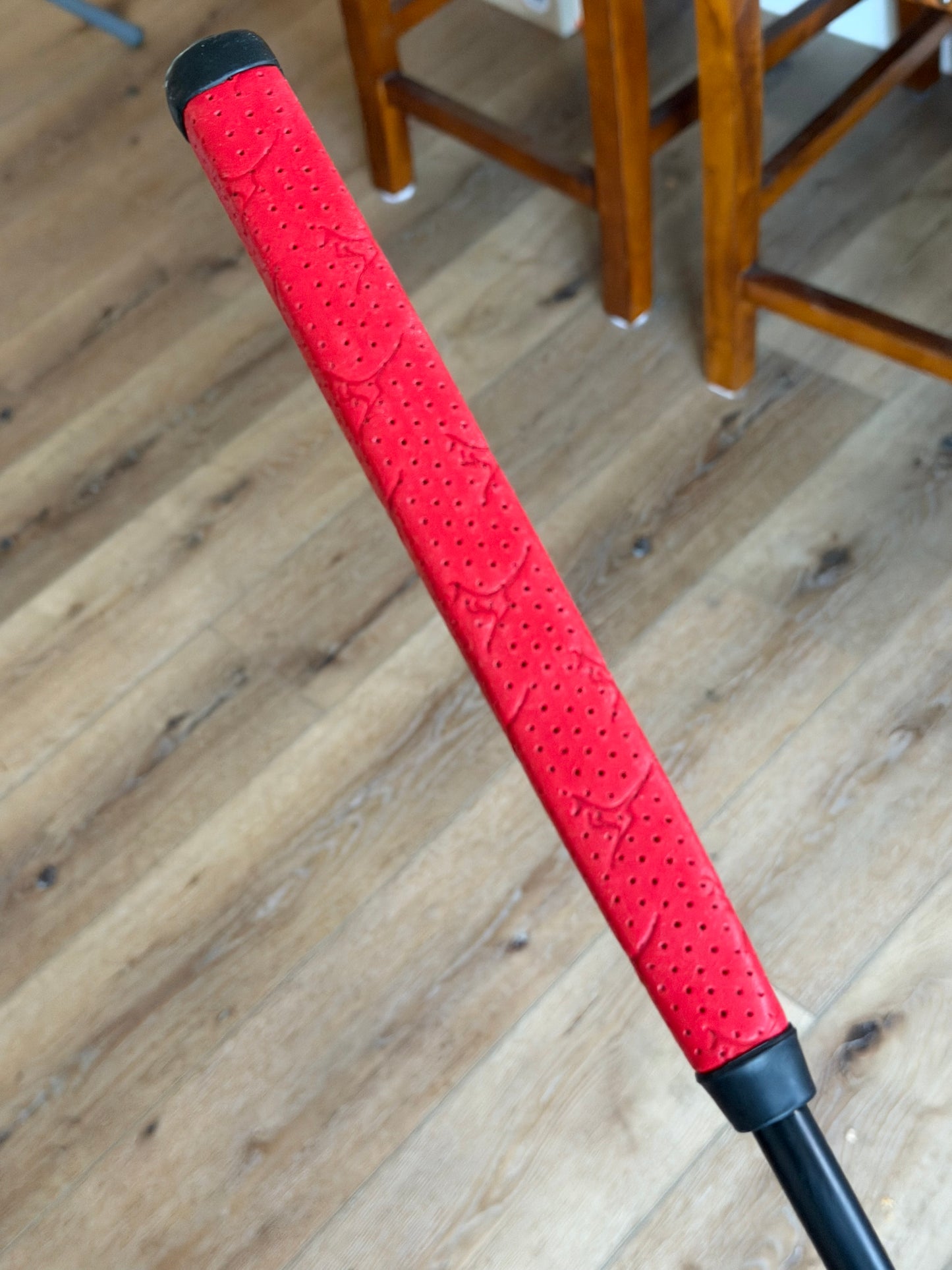 Phantom X7.5 USA/ Torch with black shaft, red kangaroo!  34"