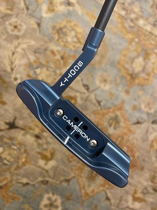 2005 Studio Style Newport - Mystic Blue 35"