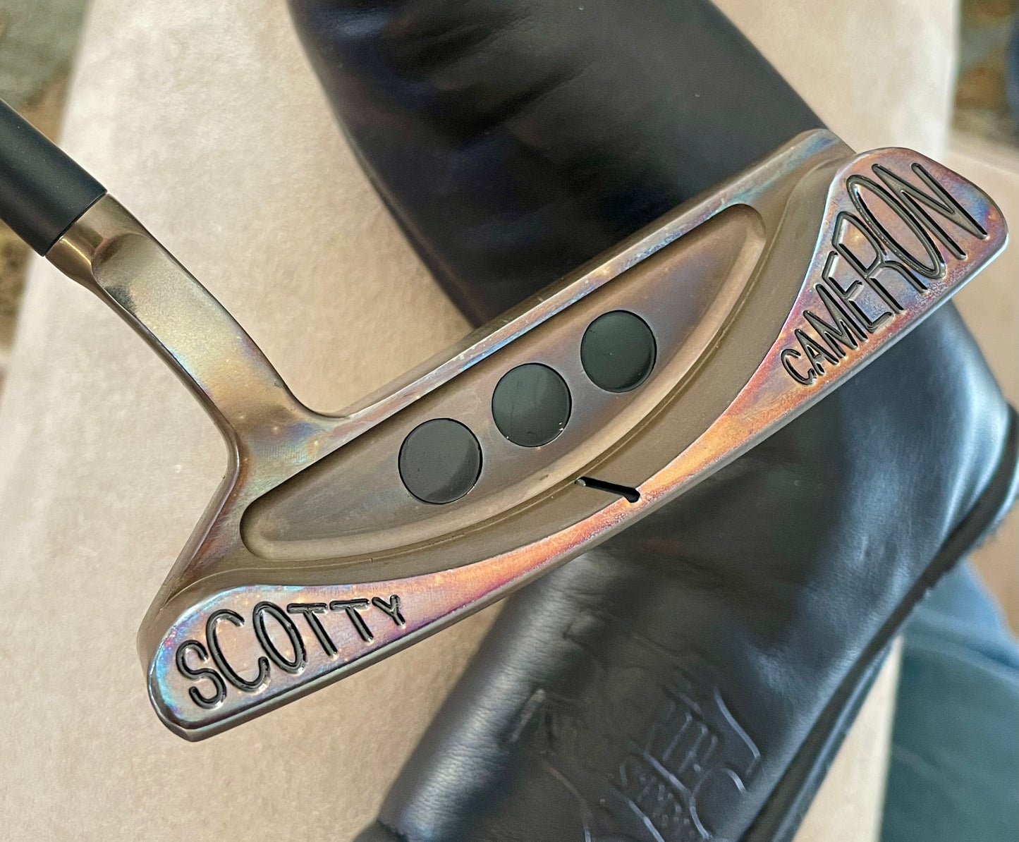 Scotty Laguna Studio Select 1.5 - oil can- 35" with limited black cabretta leather grip/cover