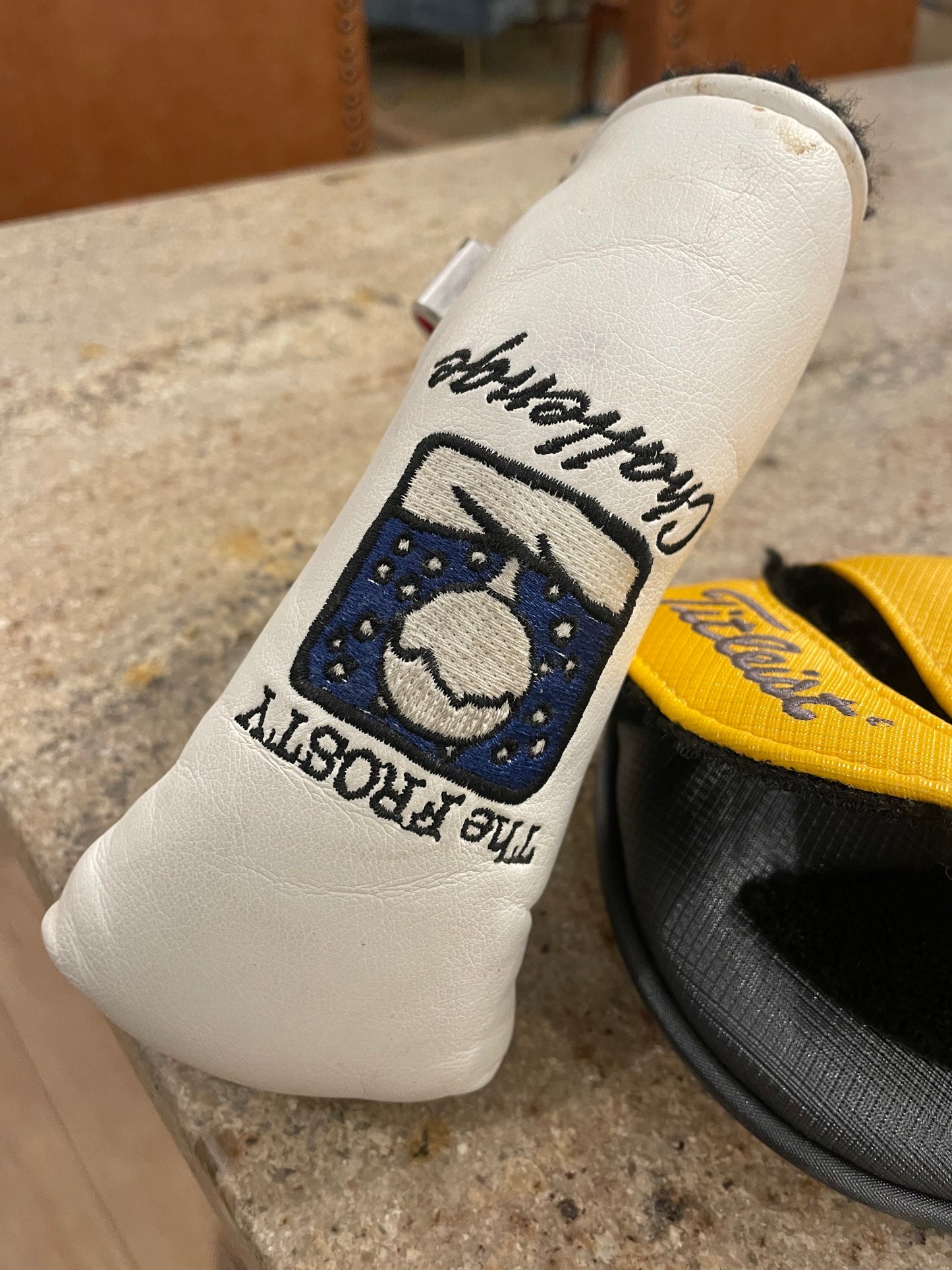 Studio Stainless 35" Newport 2 in 9.9/10 orig condition / KBS Graphite / Oil Can / Leather