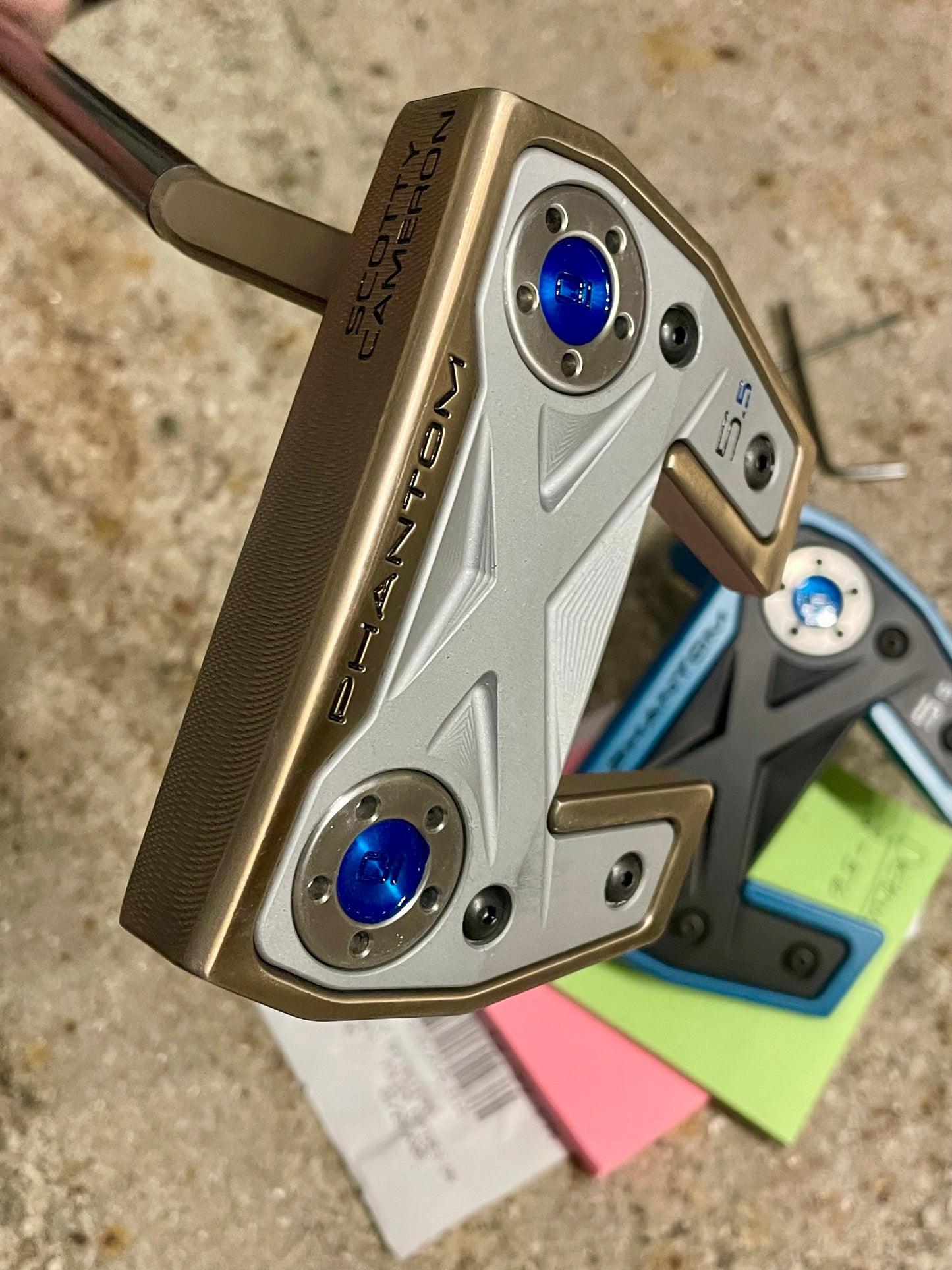 Torched Phantom X5.5 34.5" NEW with a kangaroo grip!