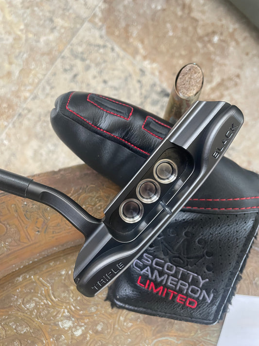 LAGP SoHo // Triple Black limited Santa Fe // STOCK COVER // 34"