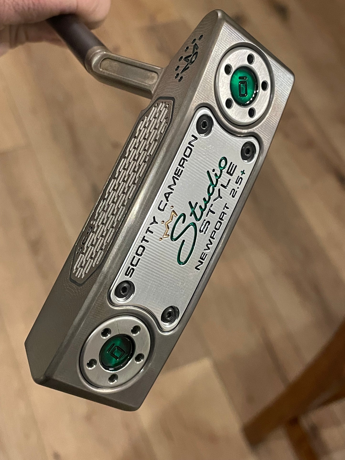 2025 Studio Style Newport 2.5+  DEEP Chromatic Bronze / Candy Green