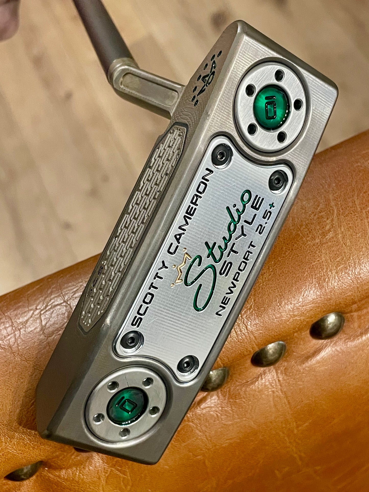 2025 Studio Style Newport 2.5+  DEEP Chromatic Bronze / Candy Green