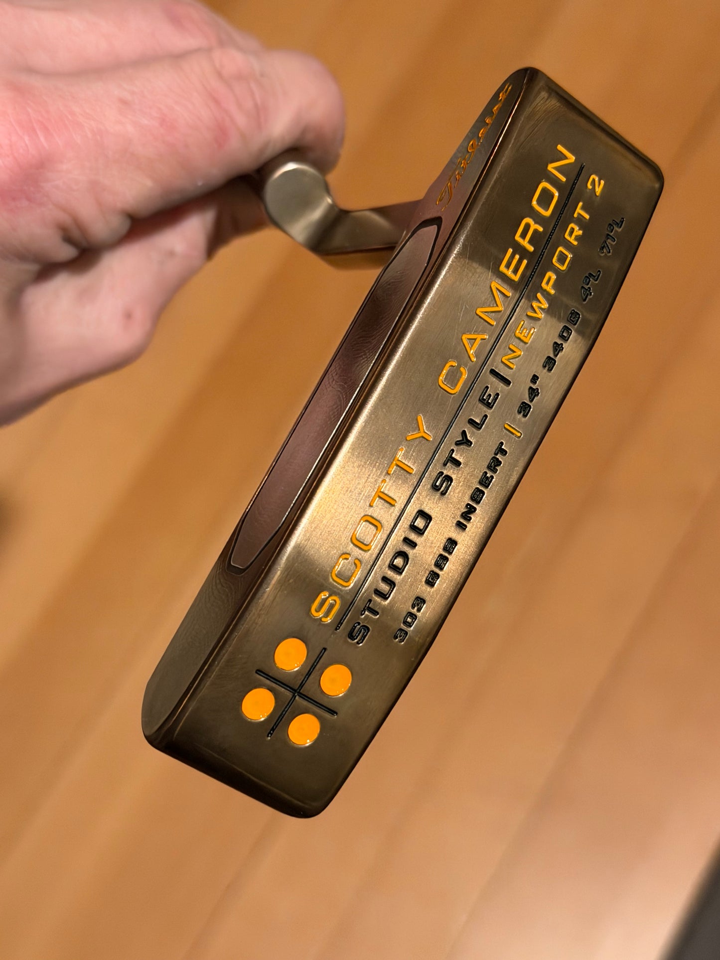 Mint 340g Studio Style Newport 2 OIL CAN - Orange Studio design/KBS