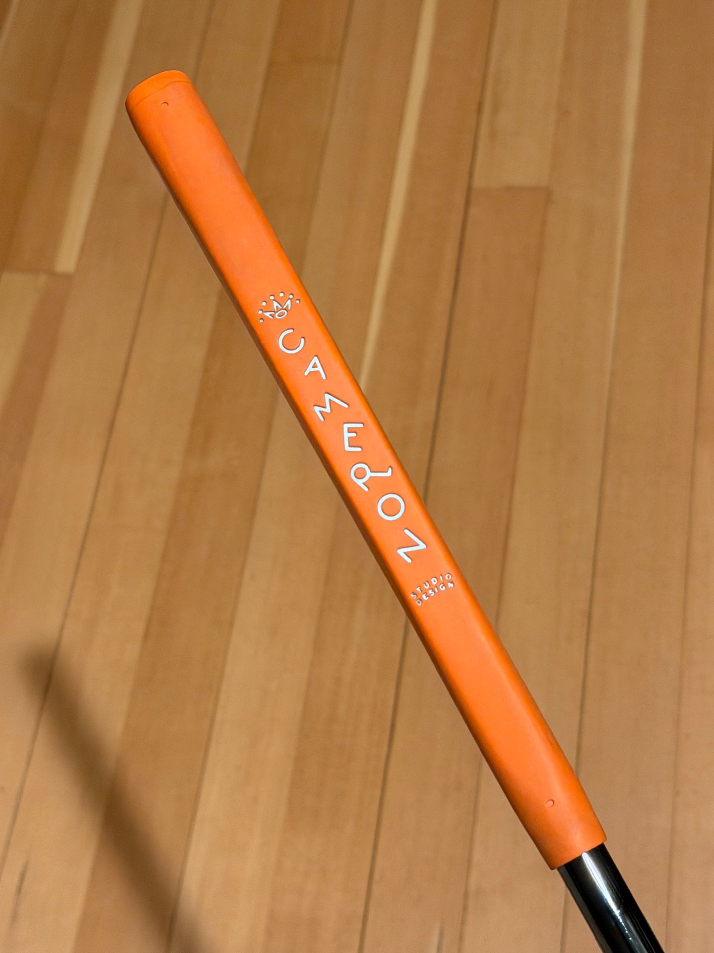 Mint 340g Studio Style Newport 2 OIL CAN - Orange Studio design/KBS
